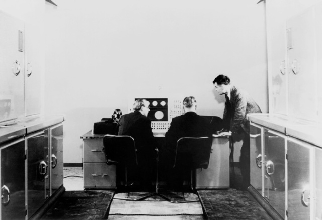 Alan Turing and colleagues working on the Ferranti Mark 1 computer. Science Museum,