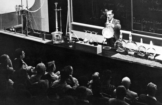Haagen-Smit giving a lecture on smog, ca. 1960s. Courtesy of the Archives, California Institute of Technology